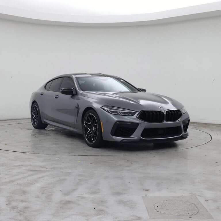 2023 BMW M8
