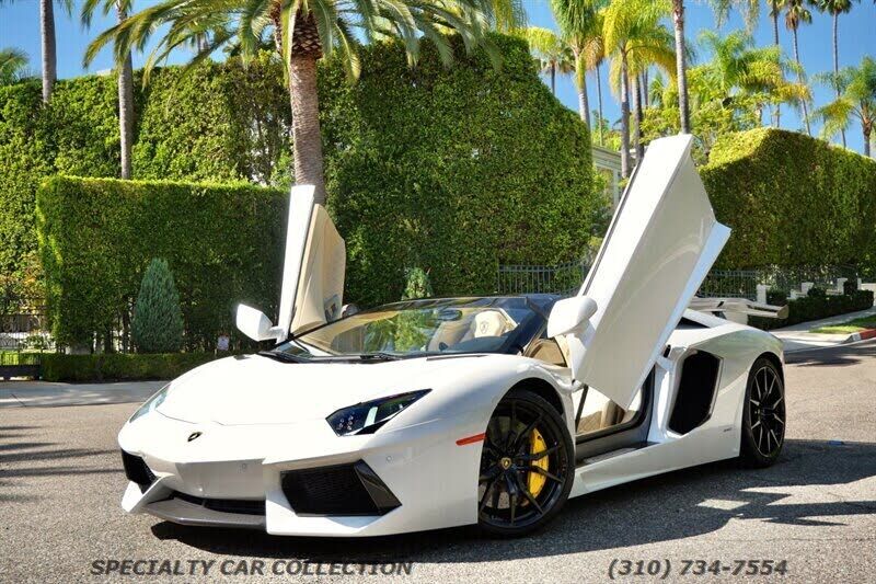 2015 LAMBORGHINI Aventador