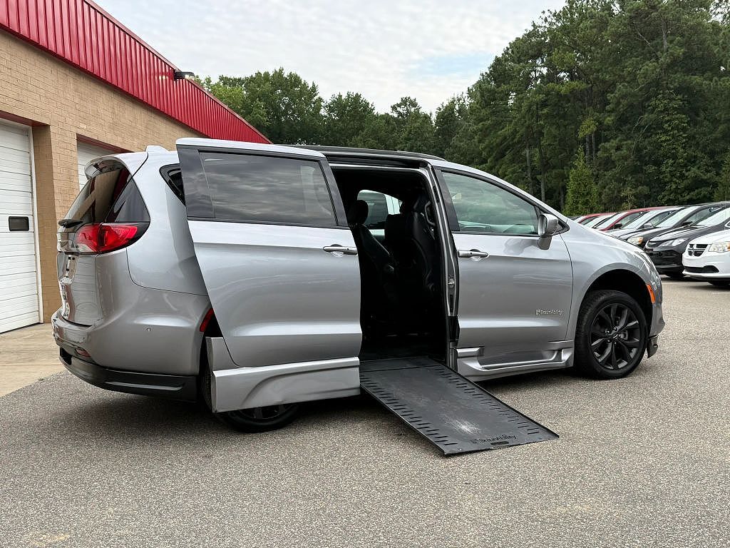 2020 CHRYSLER Pacifica