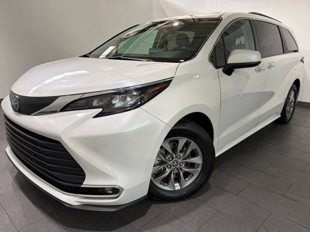 2024 TOYOTA Sienna
