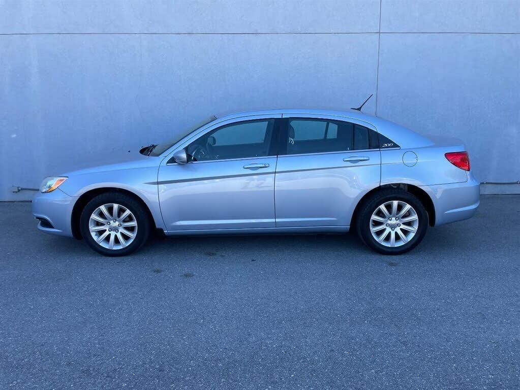 2013 CHRYSLER 200