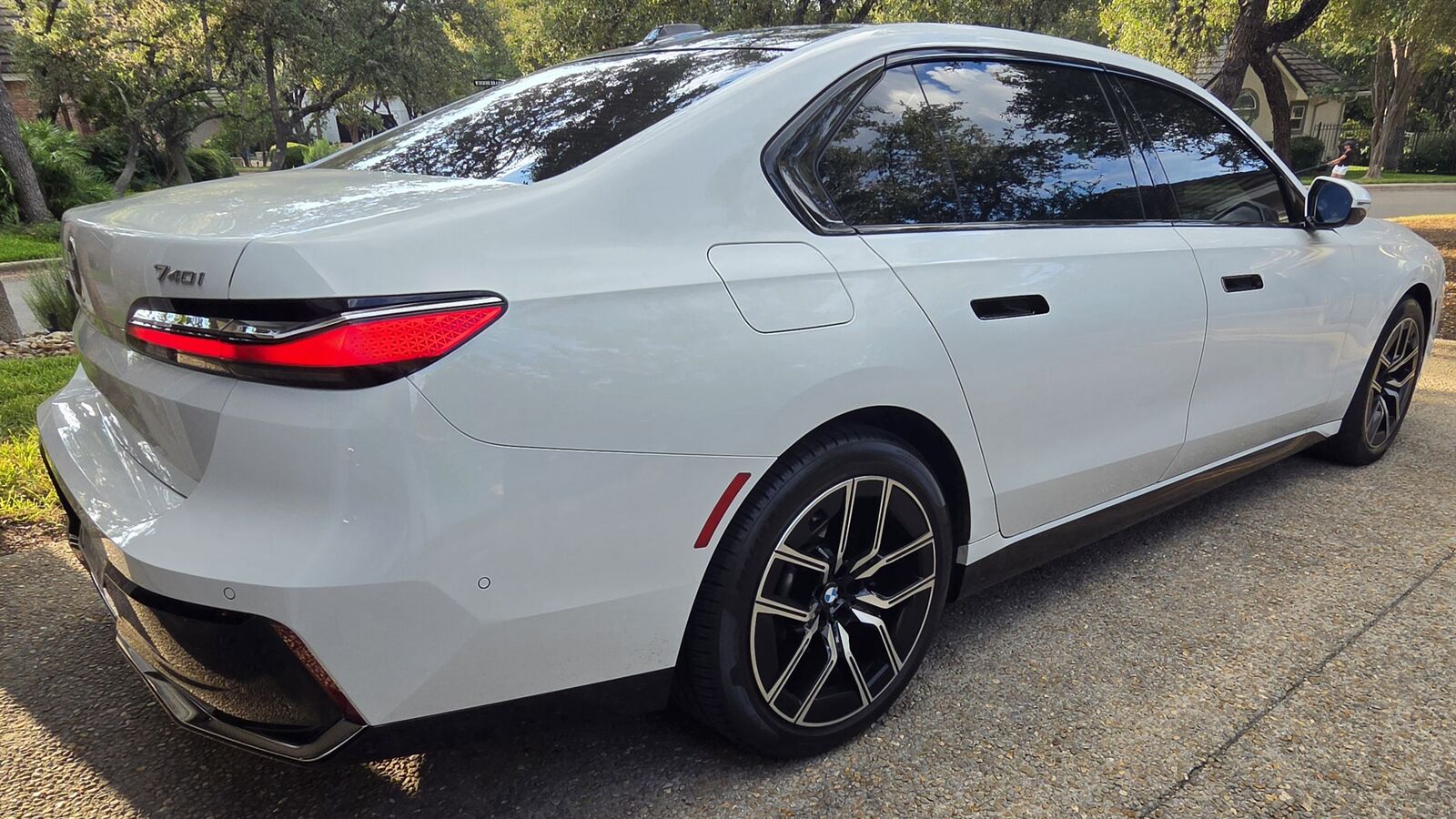 2024 BMW 740i