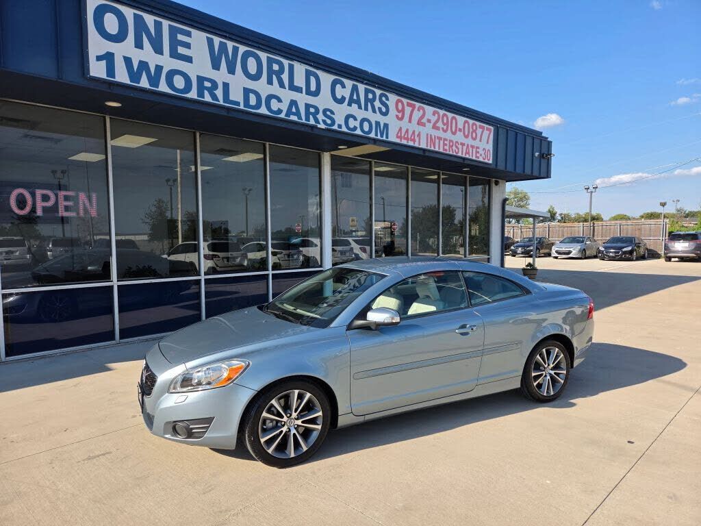 2011 VOLVO C70