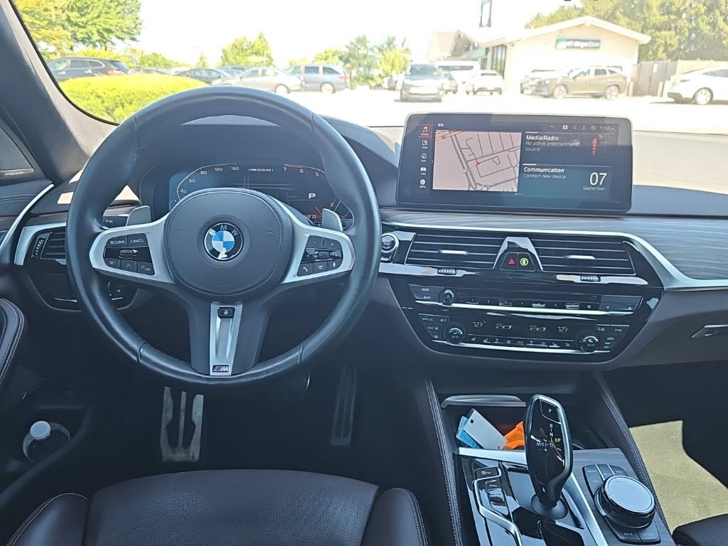 2022 BMW M550i