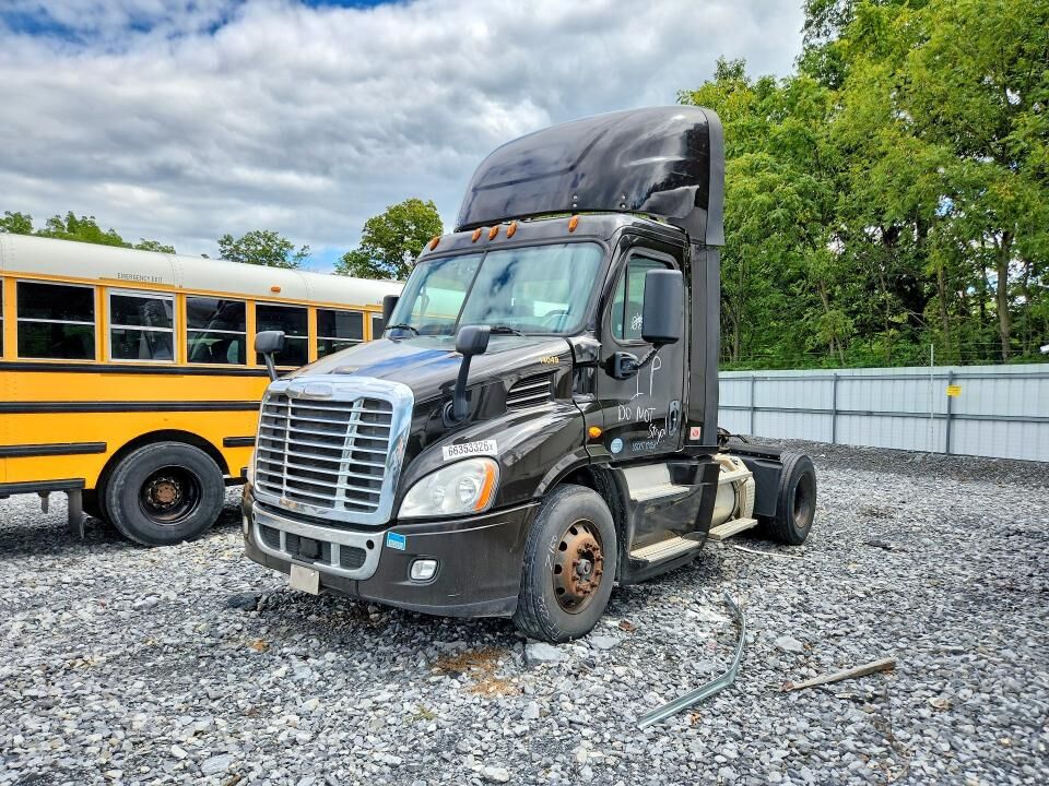 2015 FREIGHTLINER Cascadia