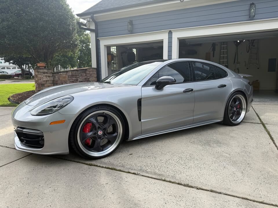 2018 PORSCHE Panamera