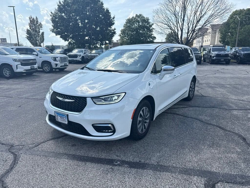2022 CHRYSLER Pacifica