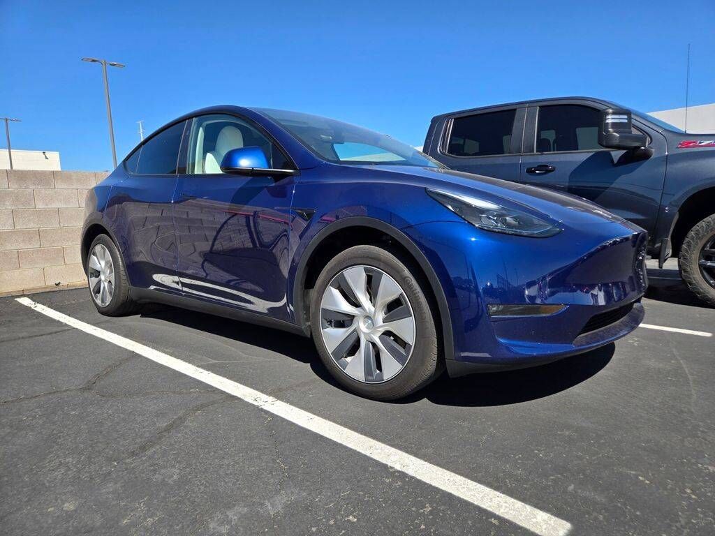 2024 TESLA Model Y