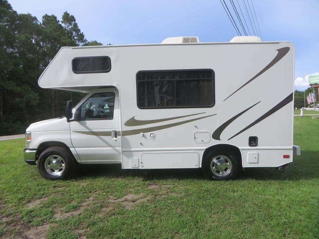 2018 FORD E-350