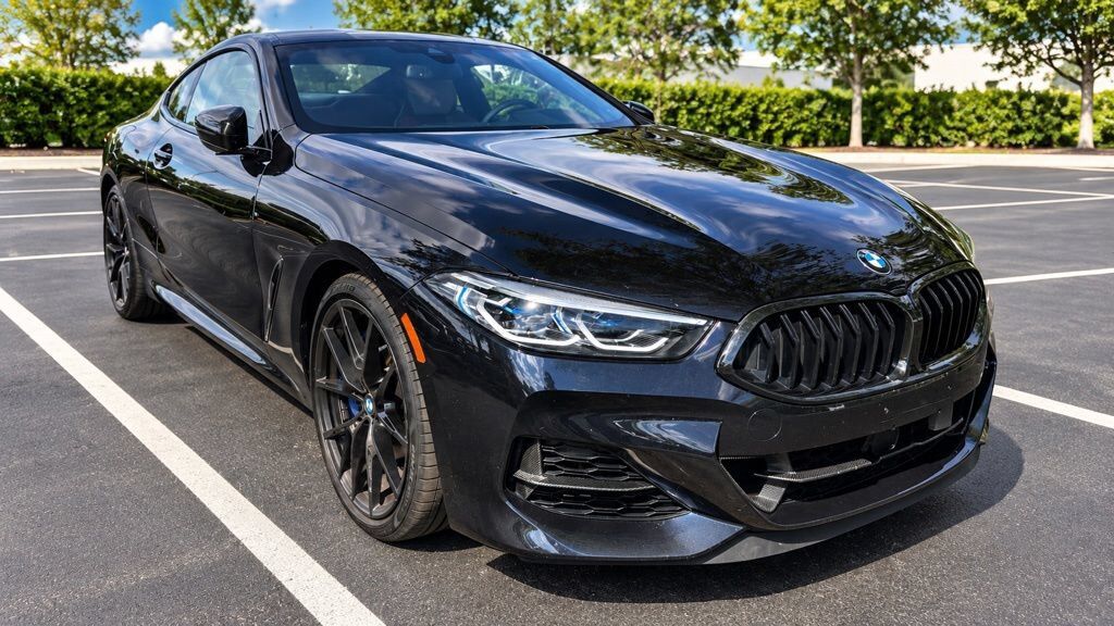 2022 BMW M8