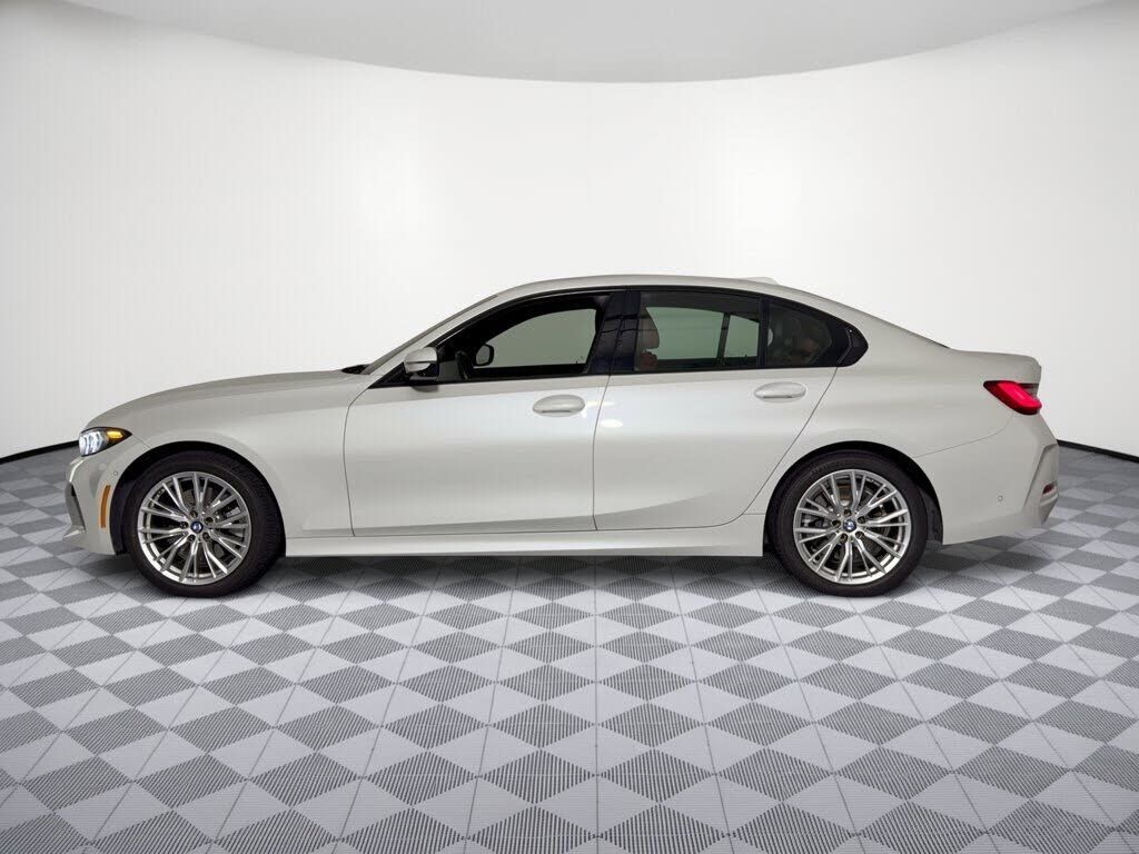 2023 BMW 330i