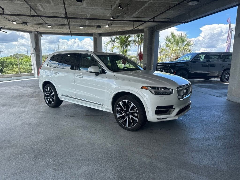 2023 VOLVO XC90