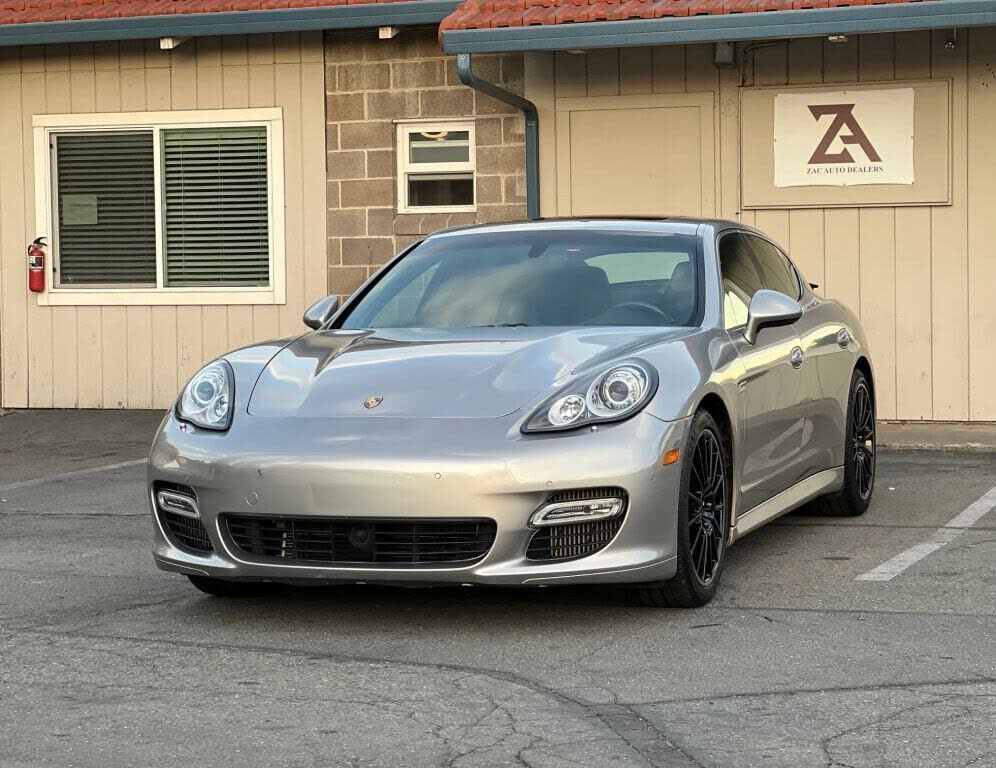 2011 PORSCHE Panamera