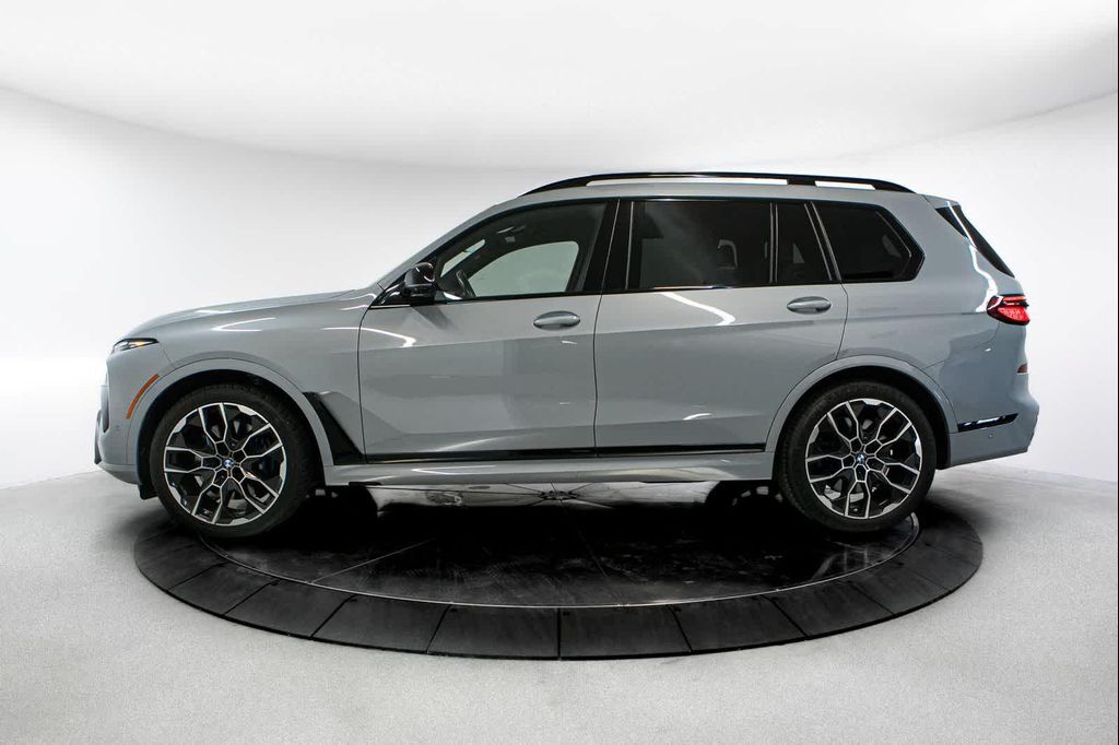 2024 BMW X7