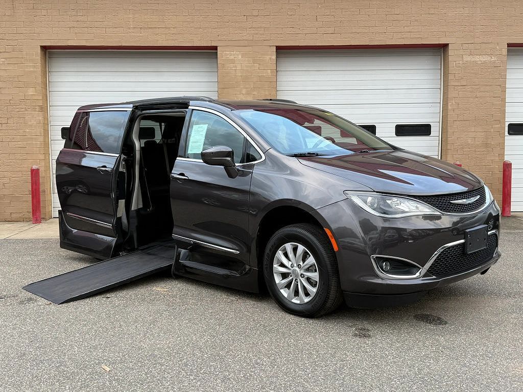 2017 CHRYSLER Pacifica