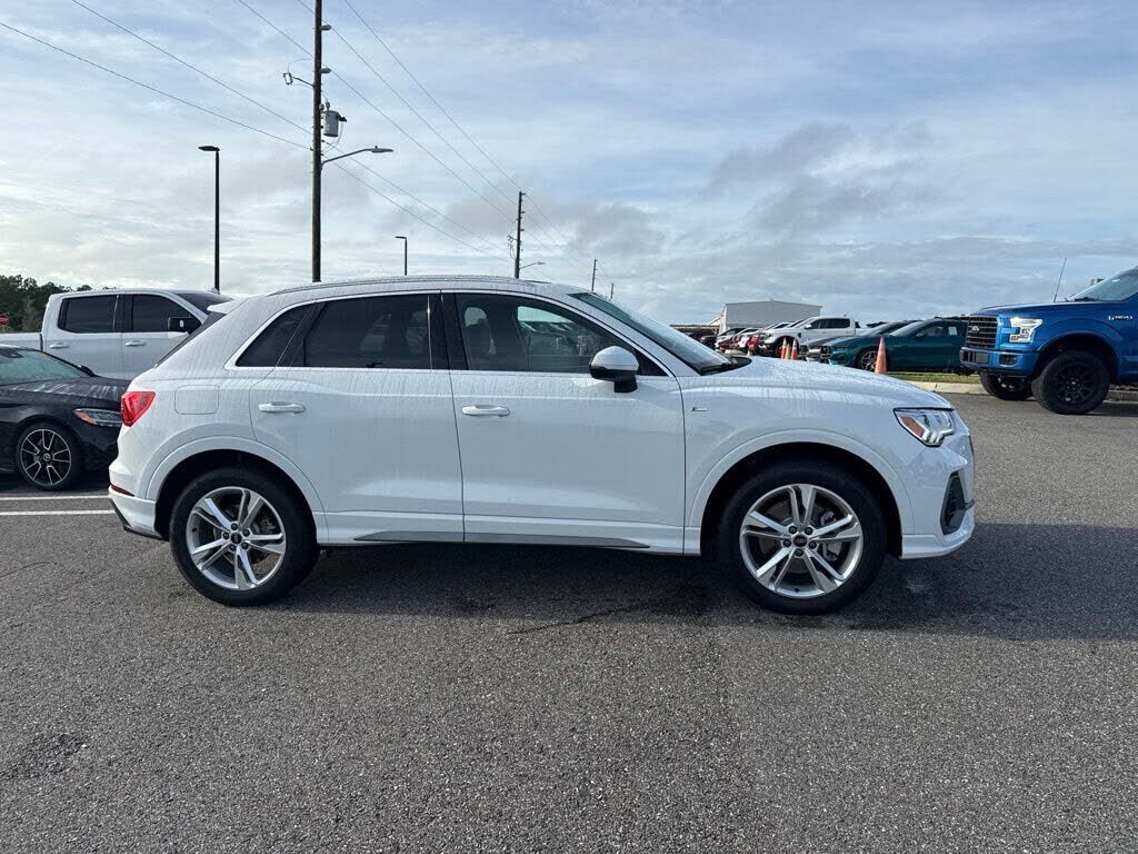 2023 AUDI Q3