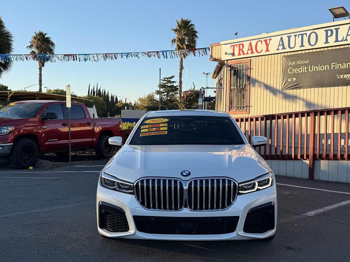 2021 BMW 750i