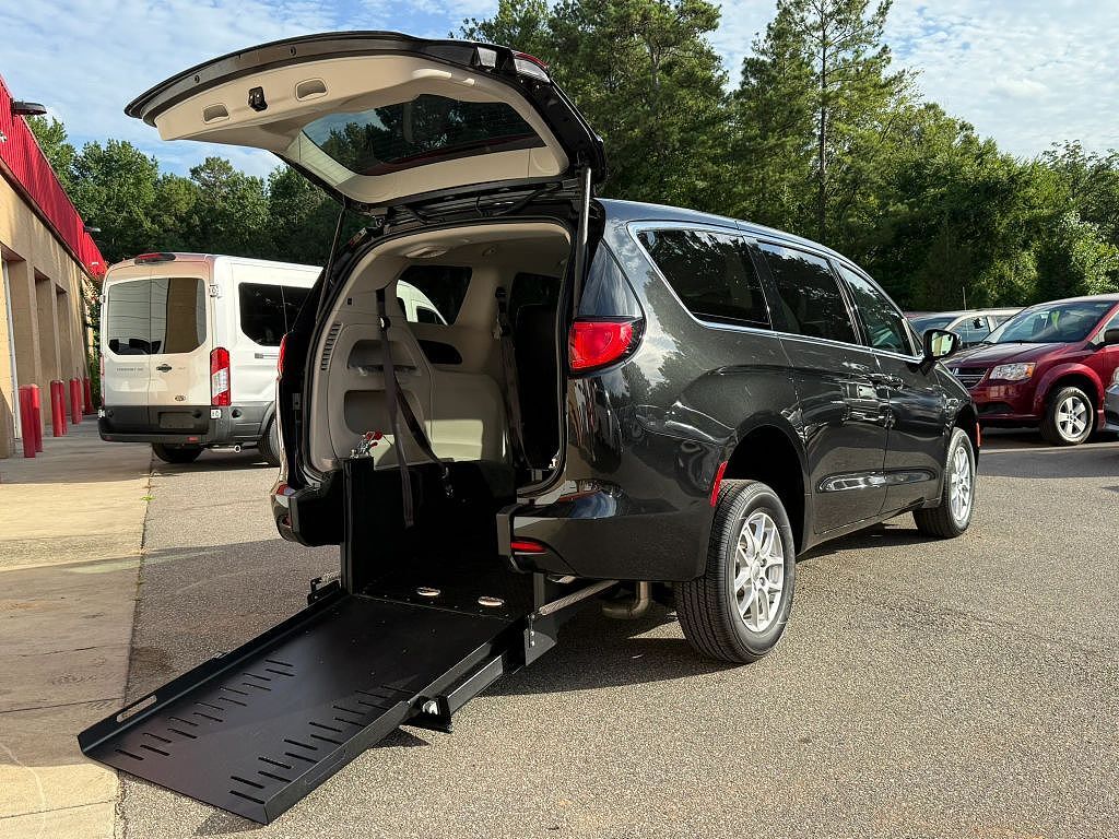 2023 CHRYSLER Voyager