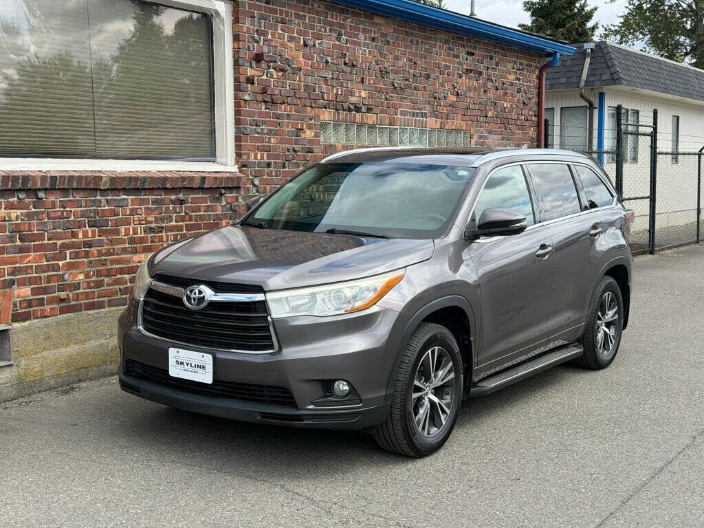 2016 TOYOTA Highlander