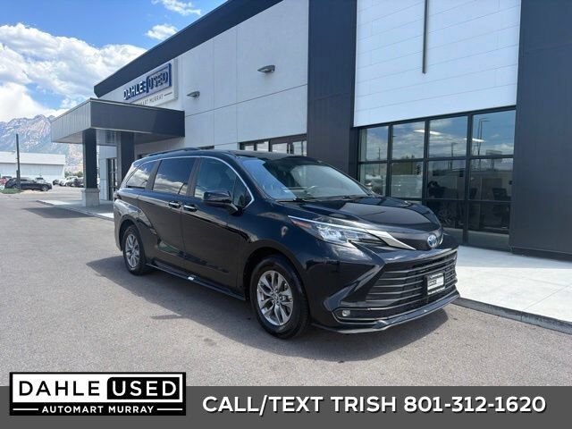 2025 TOYOTA Sienna