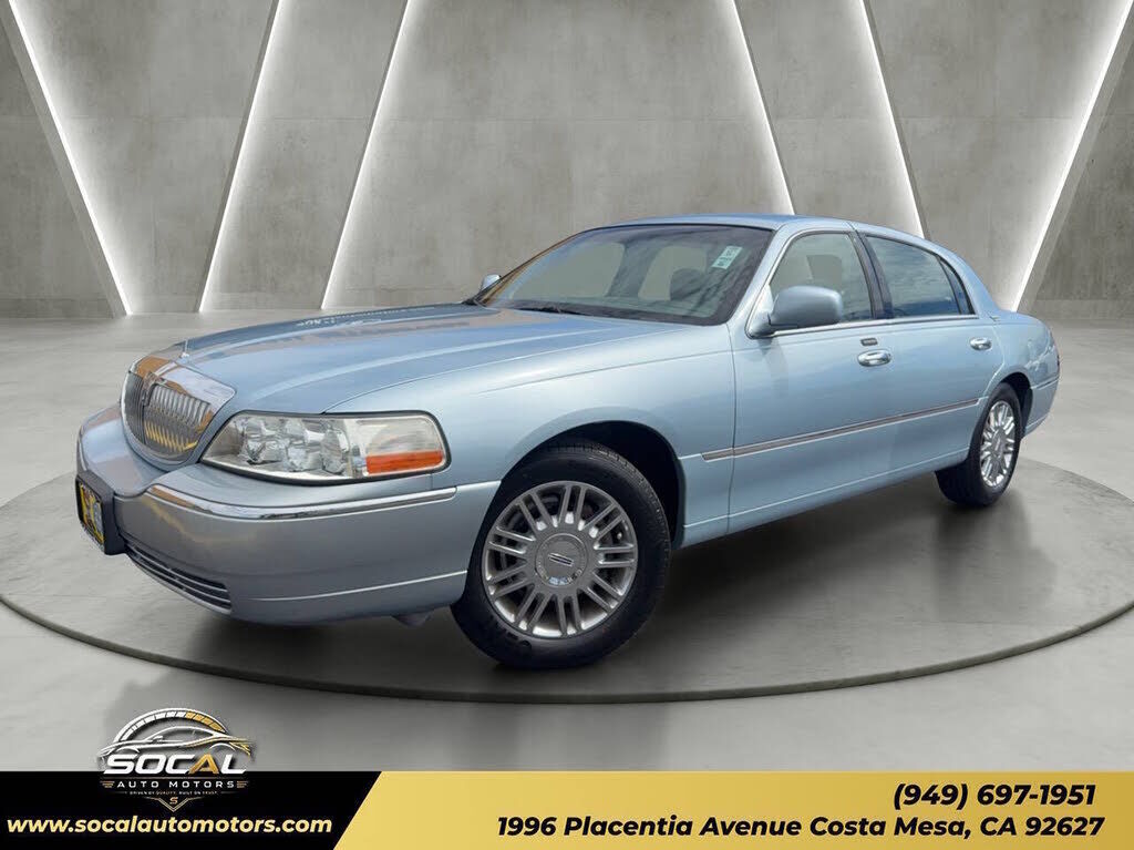 2008 LINCOLN Town Car
