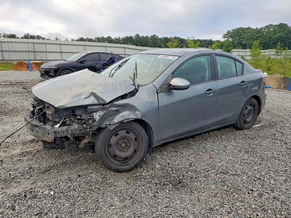 2013 MAZDA Mazda3