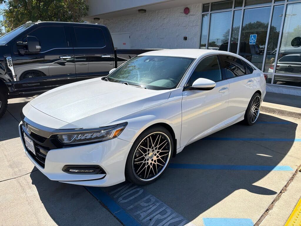 2018 HONDA Accord