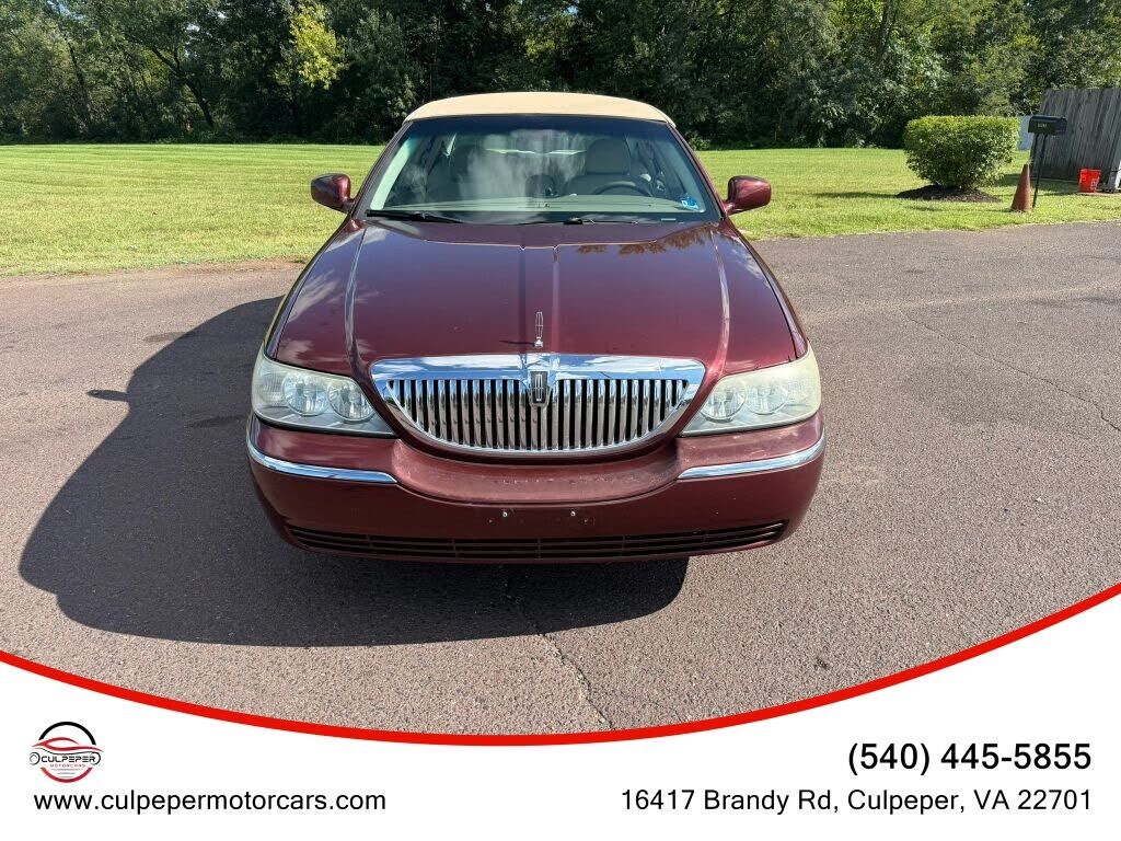 2004 LINCOLN Town Car
