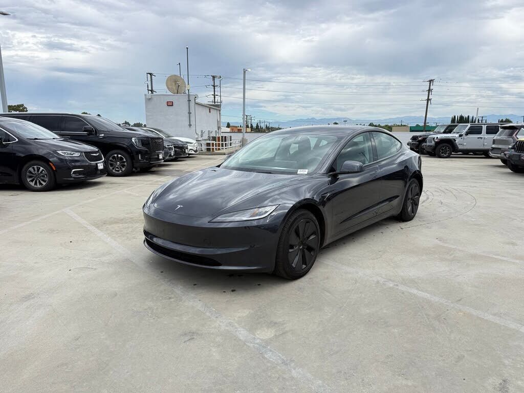 2025 TESLA Model 3