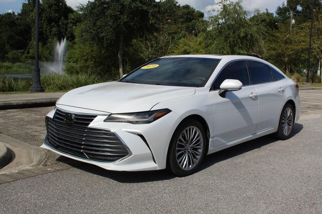 2019 TOYOTA Avalon