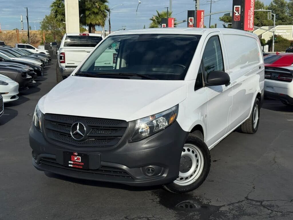 2022 Mercedes-Benz METRIS
