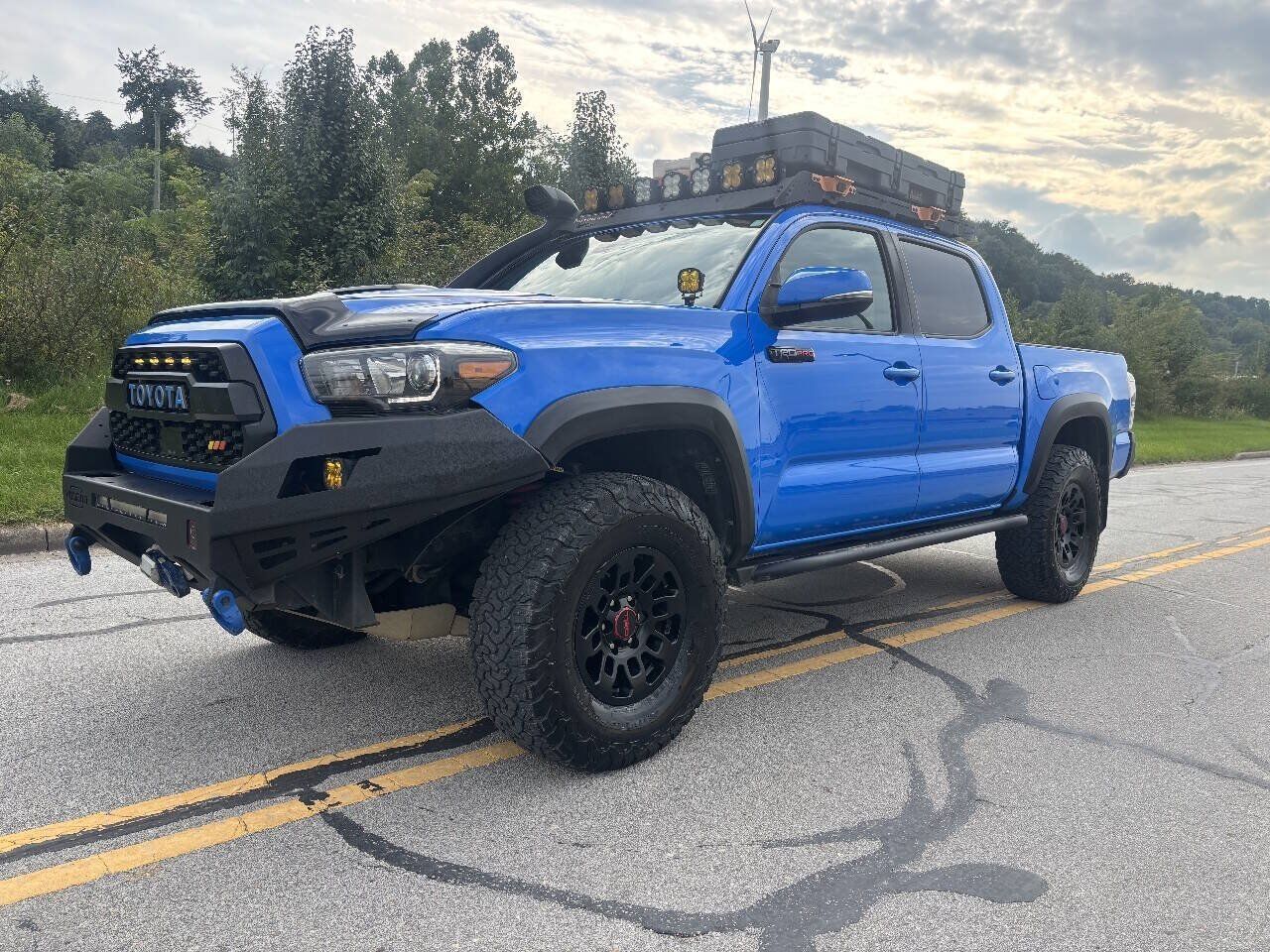 2019 TOYOTA Tacoma