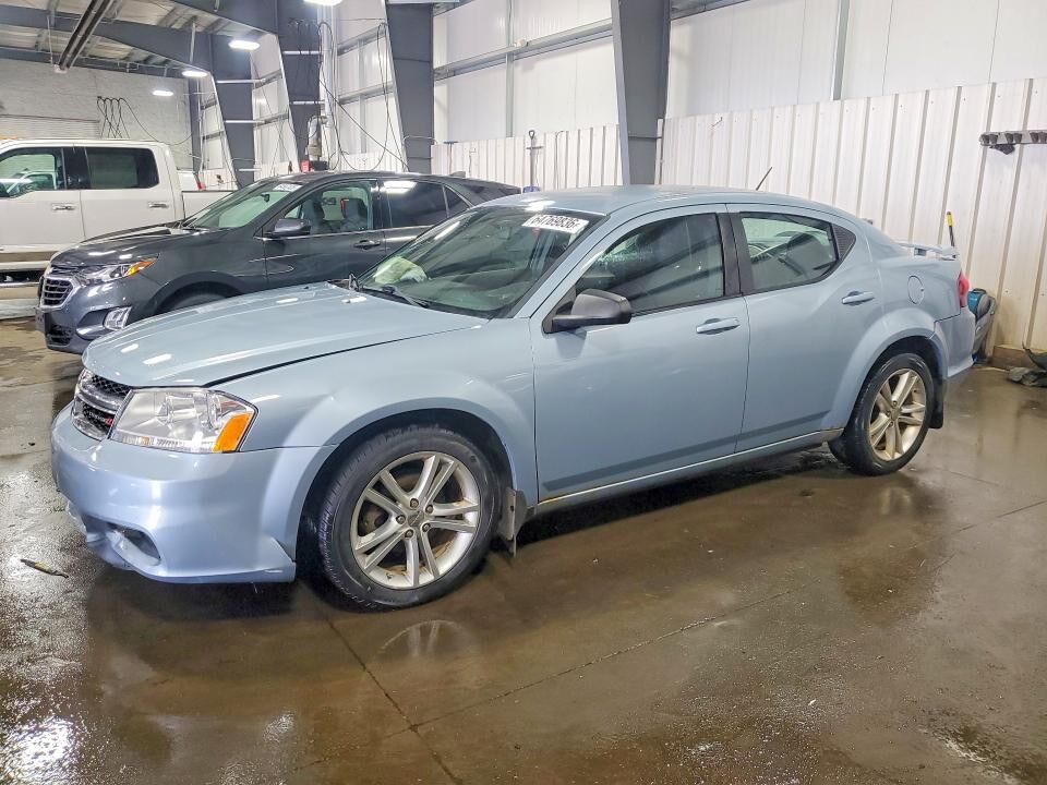 2013 DODGE Avenger