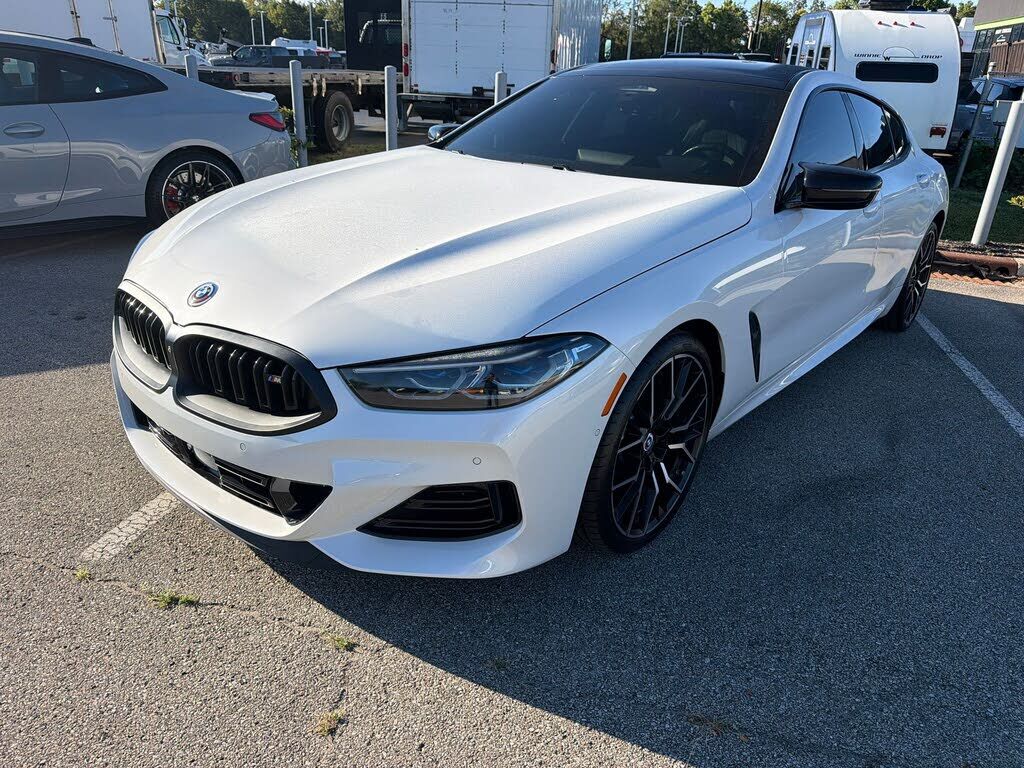 2023 BMW M8