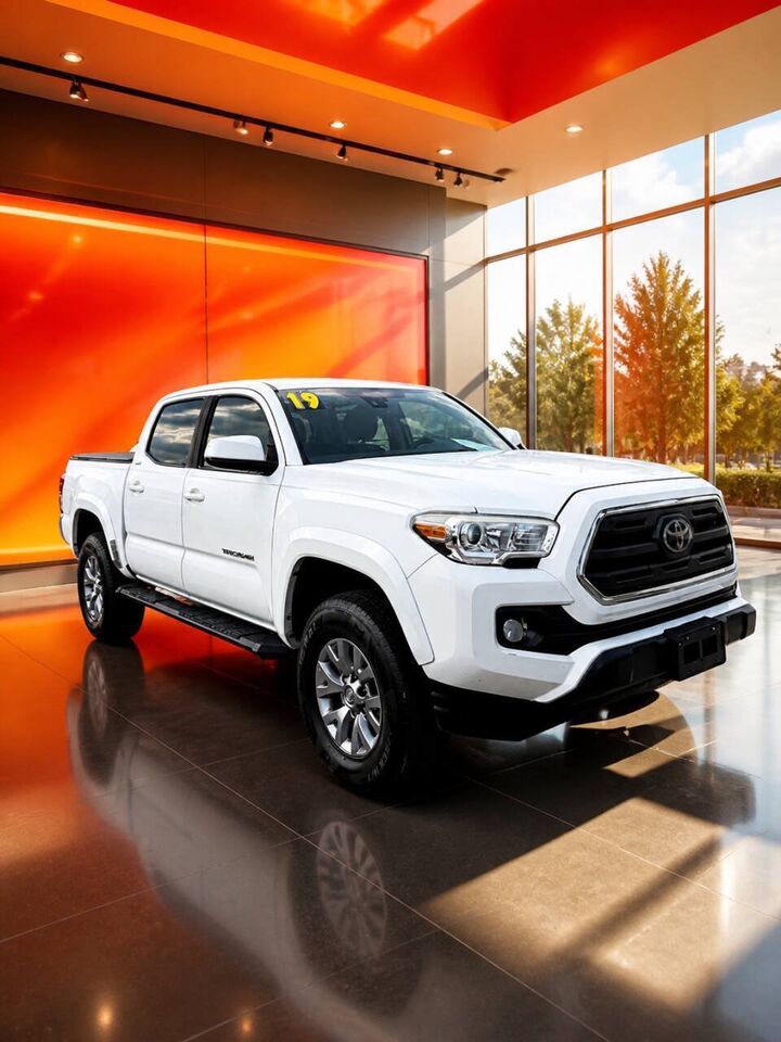 2019 TOYOTA Tacoma