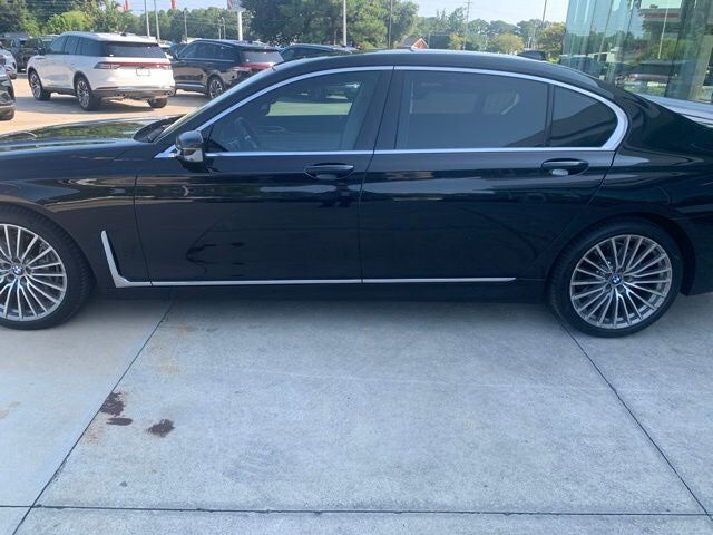 2020 BMW 740i