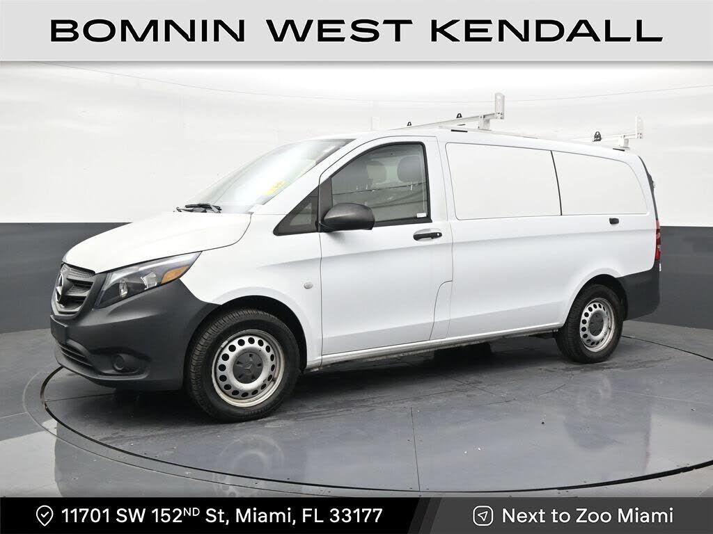 2022 MERCEDES-BENZ METRIS