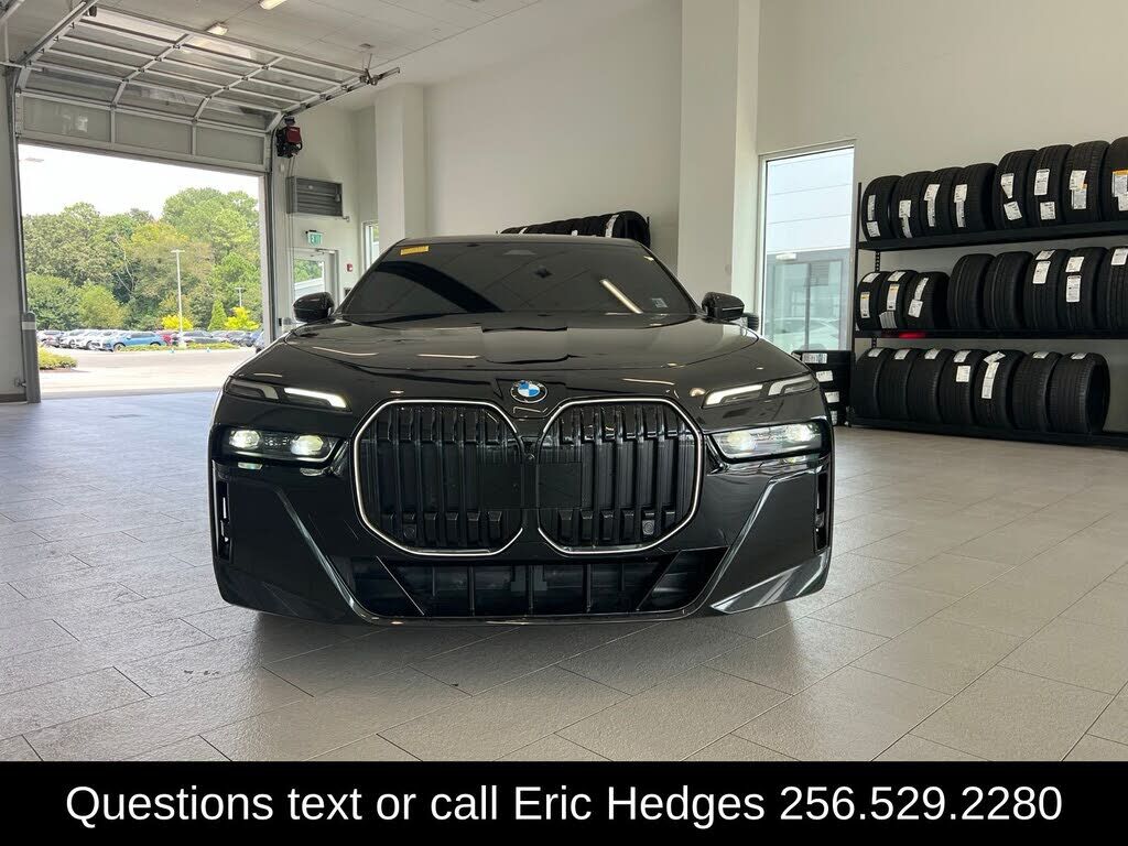 2025 BMW 740i