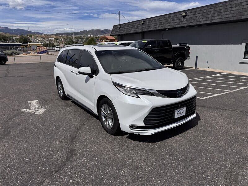 2022 TOYOTA Sienna