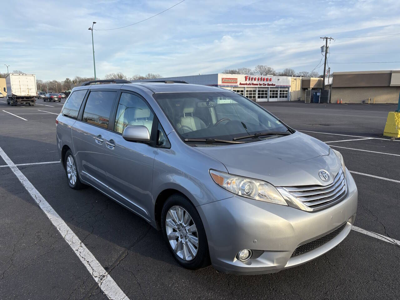 2011 TOYOTA Sienna