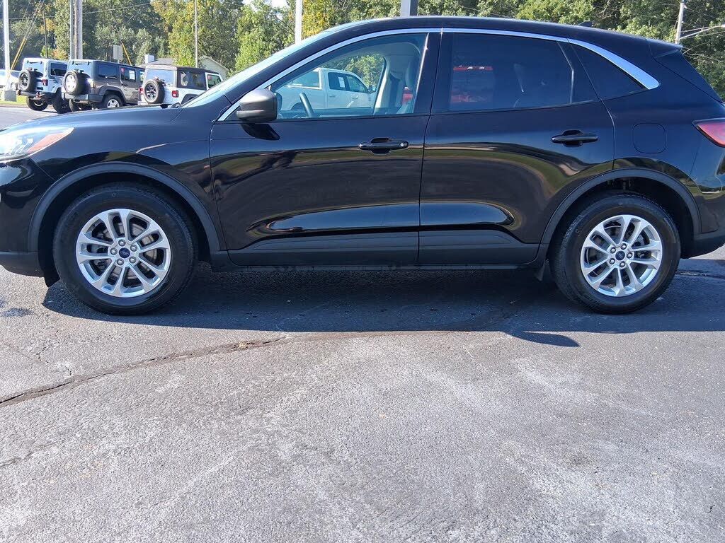 2022 FORD Escape