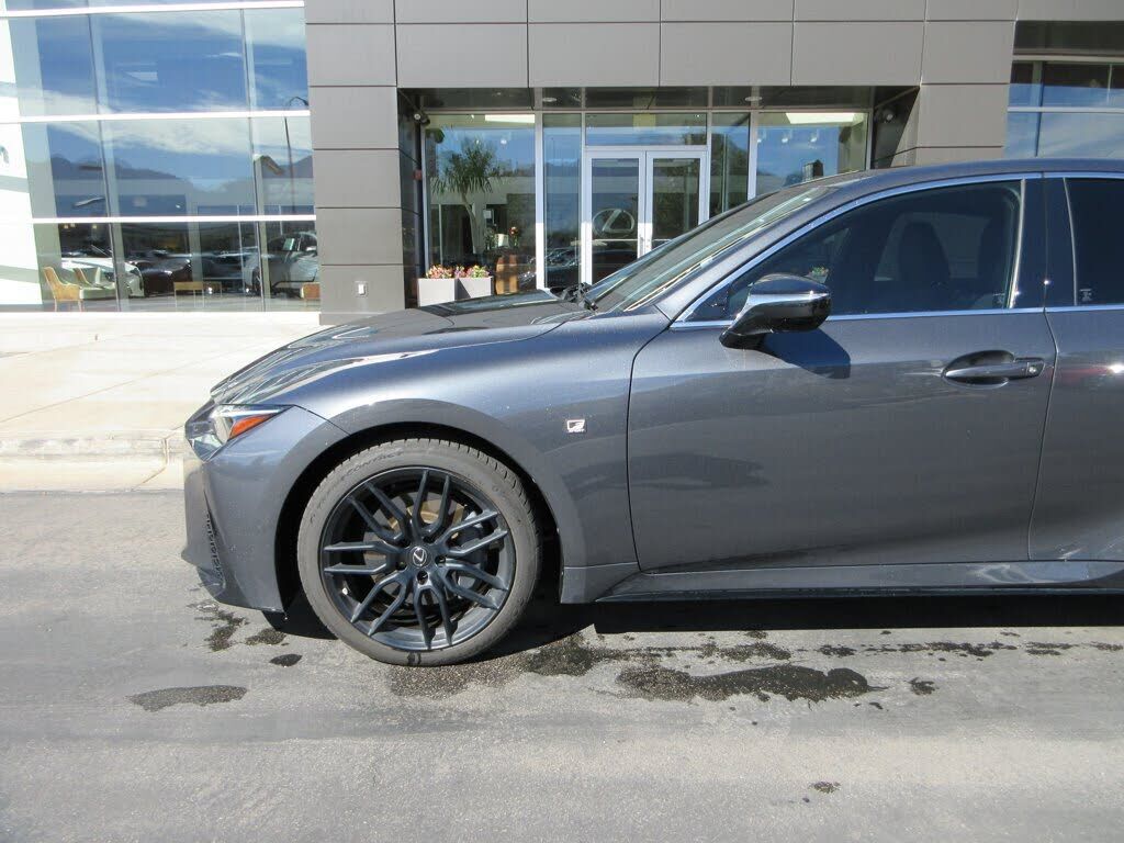 2021 Lexus IS