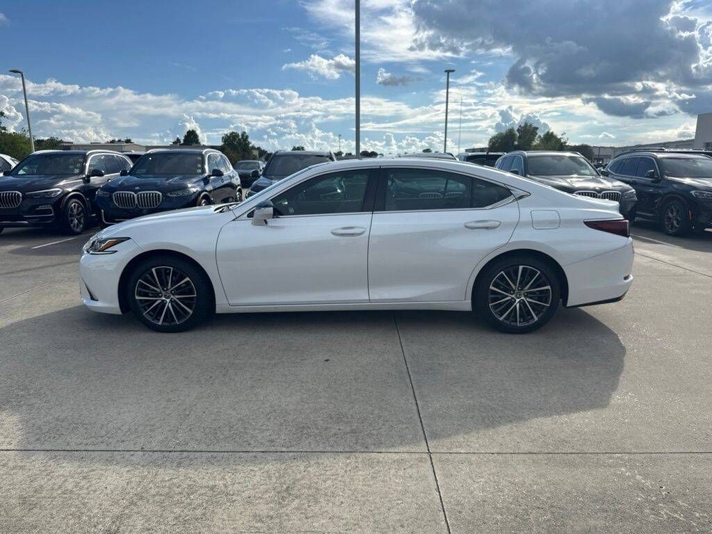 2025 Lexus ES