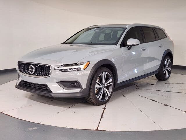 2026 VOLVO V60CC