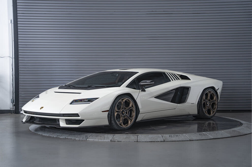 2022 LAMBORGHINI Aventador