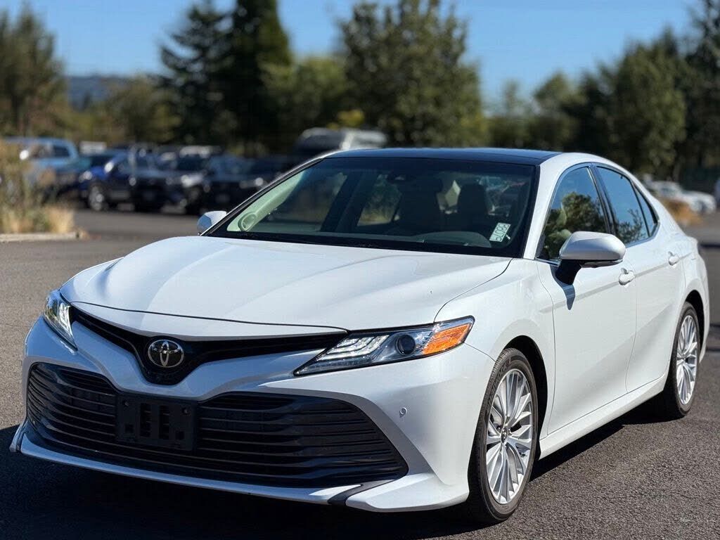 2018 TOYOTA Camry
