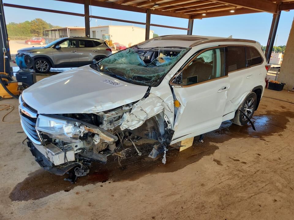 2016 TOYOTA Highlander