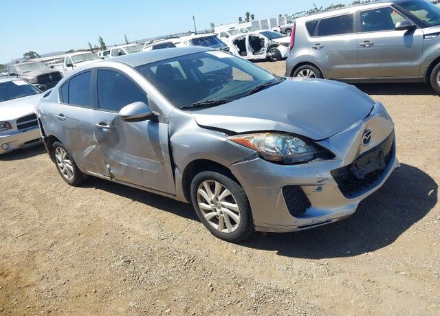2012 MAZDA Mazda3