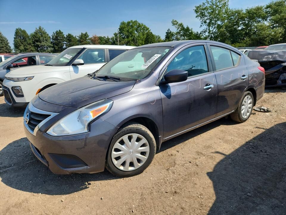 2015 NISSAN Versa
