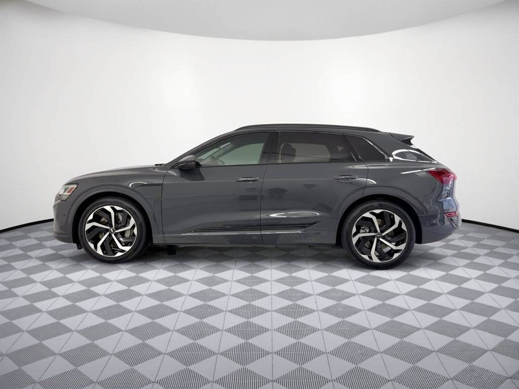 2024 Audi Q8